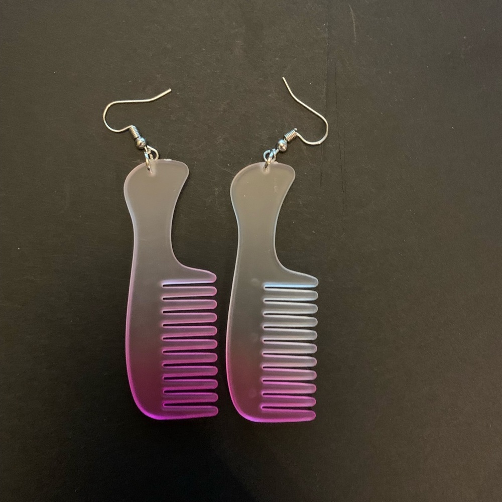 Cute retro wide tooth comb earrings